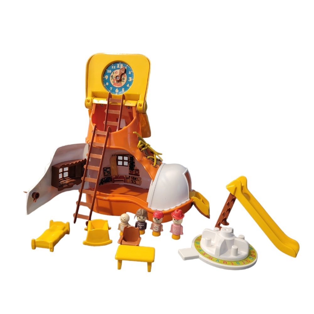 Matchbox Lesney Play Boot Shoe House Vintage 1977 With Furniture And Figures